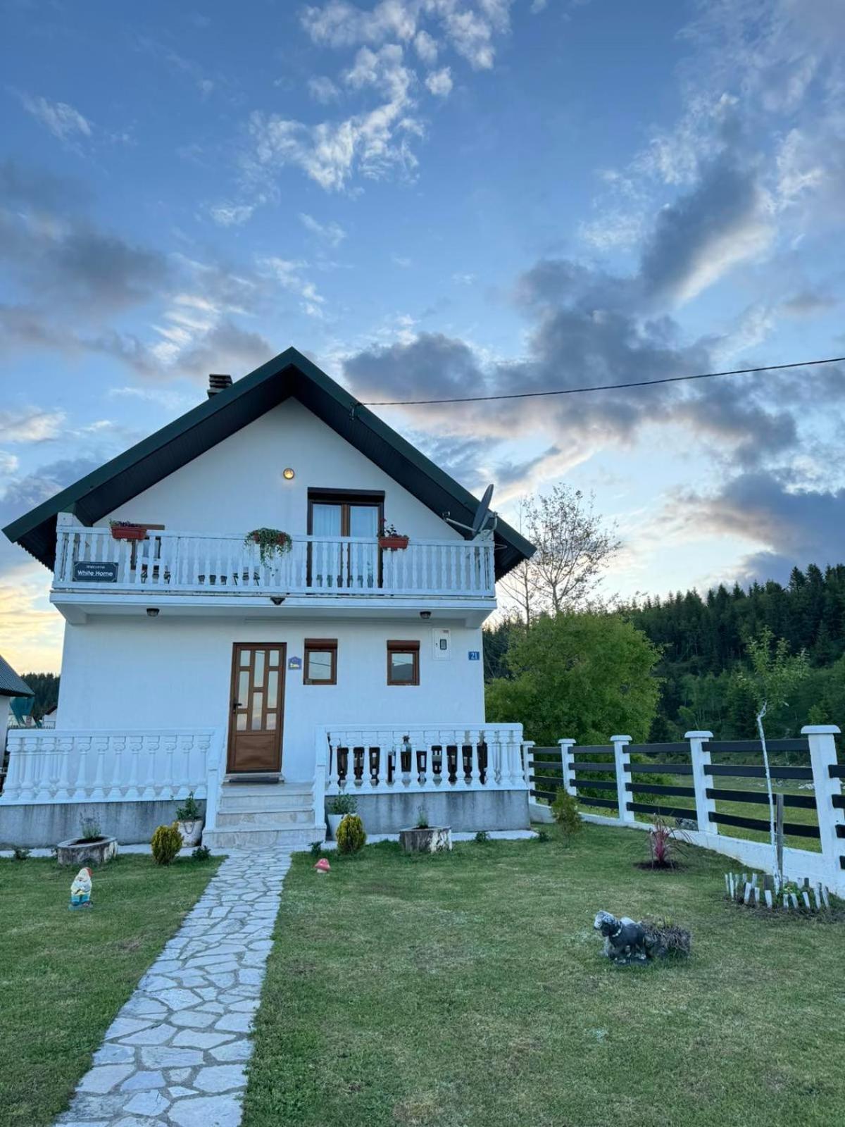 White Home Žabljak Extérieur photo